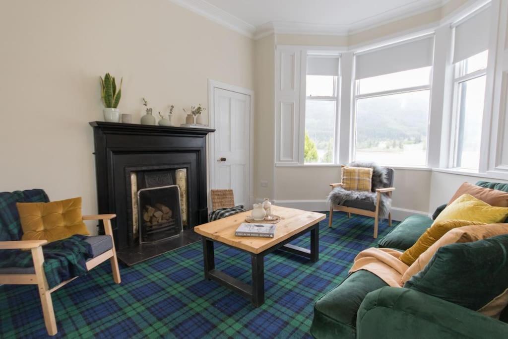 Rossmay House - 4 Bedroom Scottish Villa With Waterfront / Mountain Views Arrochar Bagian luar foto