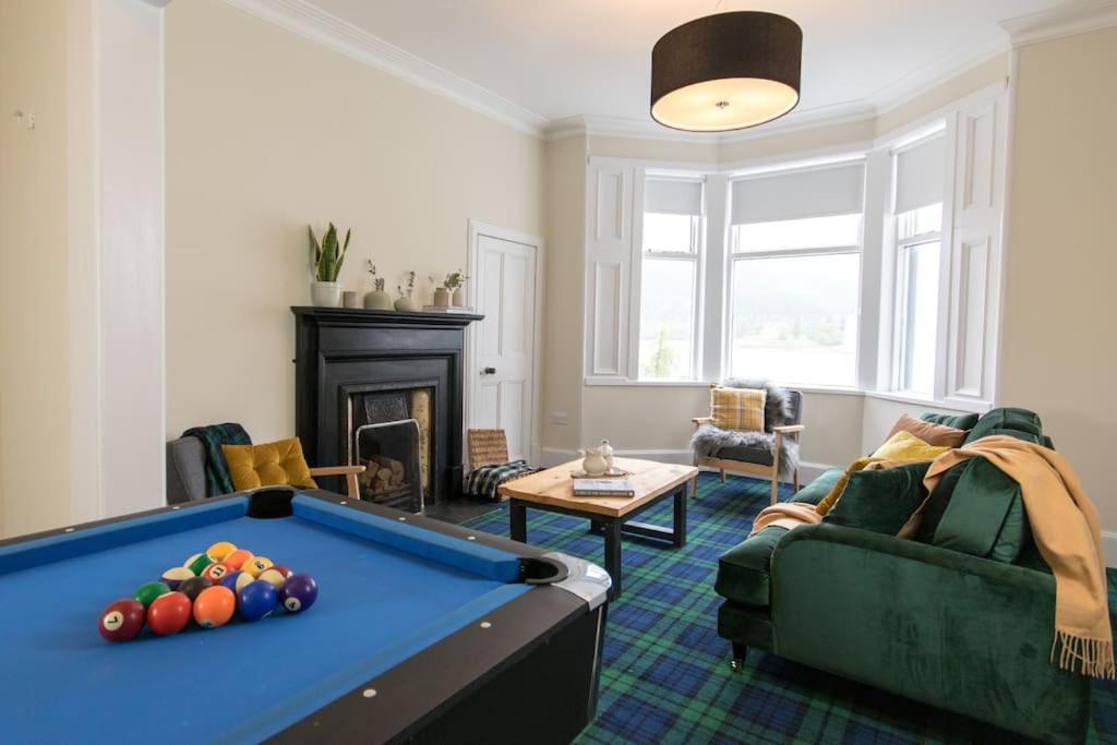 Rossmay House - 4 Bedroom Scottish Villa With Waterfront / Mountain Views Arrochar Bagian luar foto