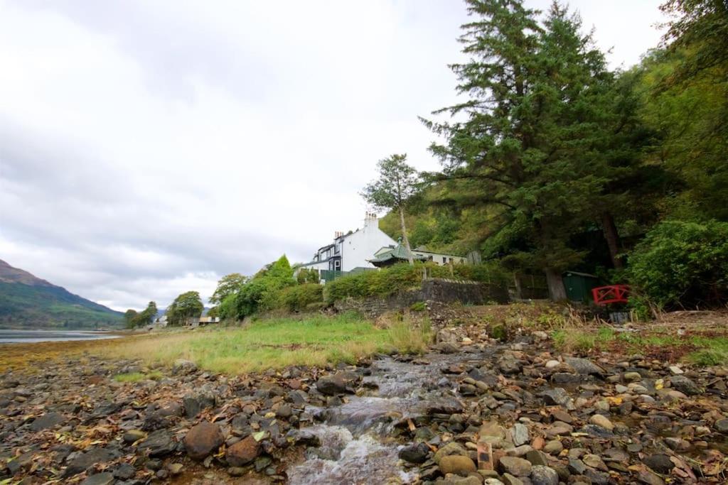 Rossmay House - 4 Bedroom Scottish Villa With Waterfront / Mountain Views Arrochar Bagian luar foto