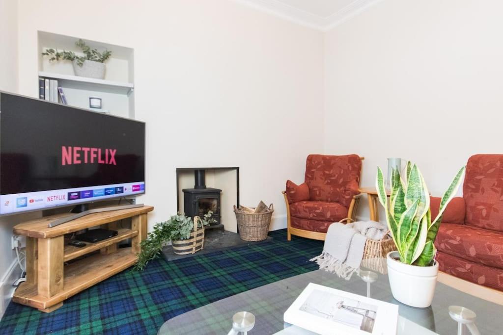 Rossmay House - 4 Bedroom Scottish Villa With Waterfront / Mountain Views Arrochar Bagian luar foto