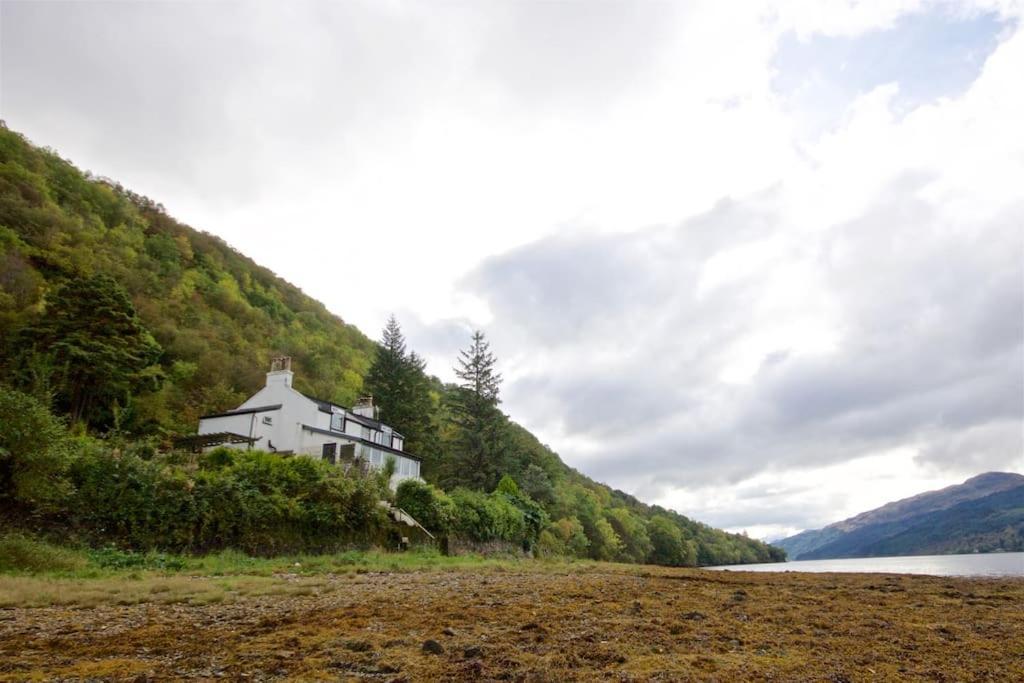 Rossmay House - 4 Bedroom Scottish Villa With Waterfront / Mountain Views Arrochar Bagian luar foto